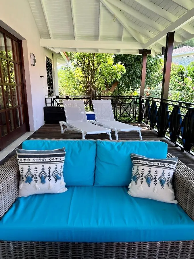 Vrijstaande Bb Beach Villa Azure Blue Bay