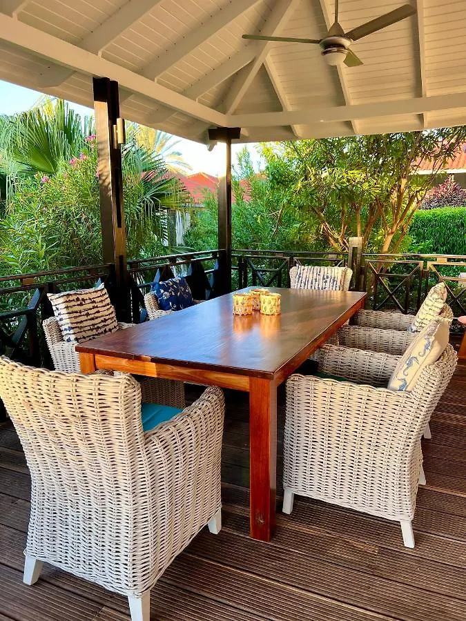 Vrijstaande Bb Beach Villa Azure Blue Bay
