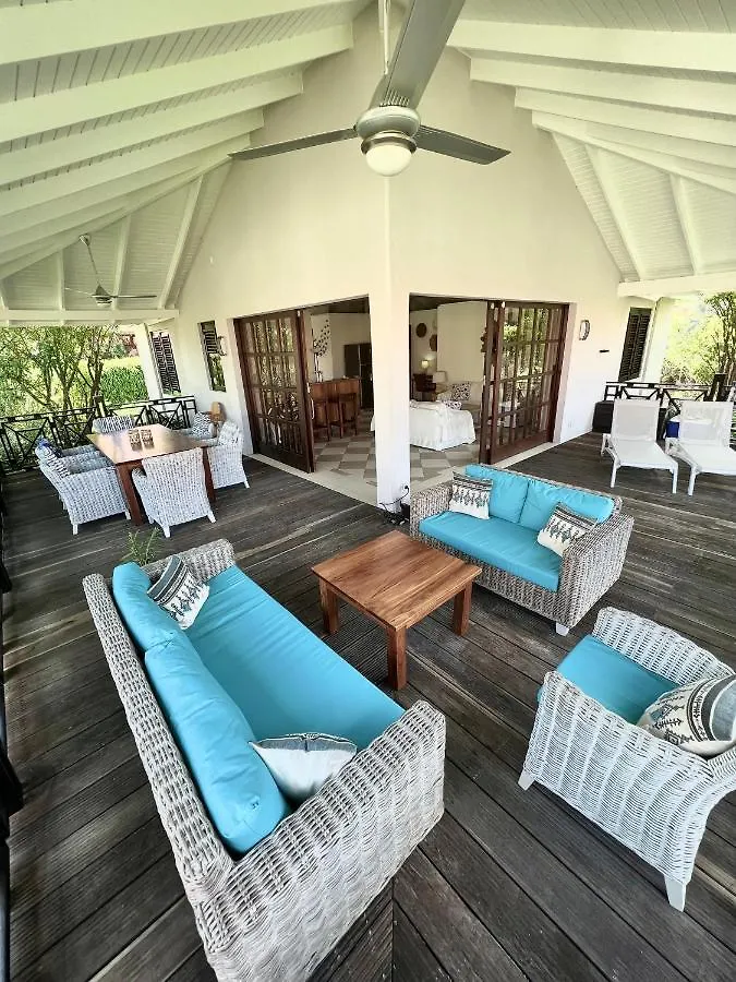 Vrijstaande Bb Beach Villa Azure Blue Bay