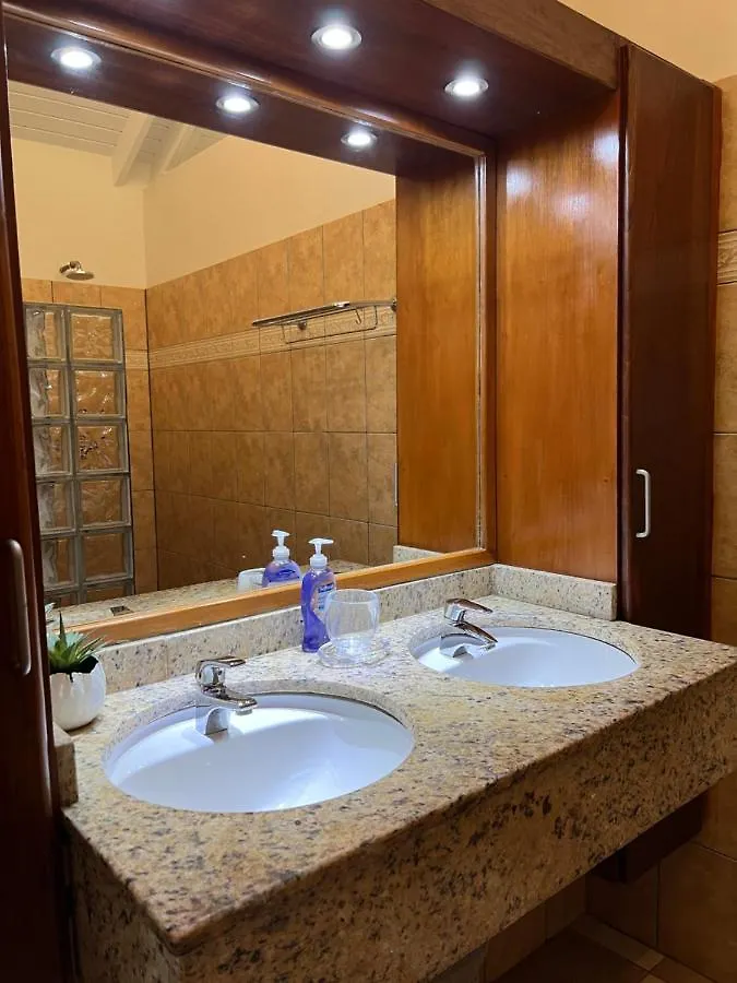 Vrijstaande Bb Beach Villa Azure Blue Bay 0*,  Curaçao