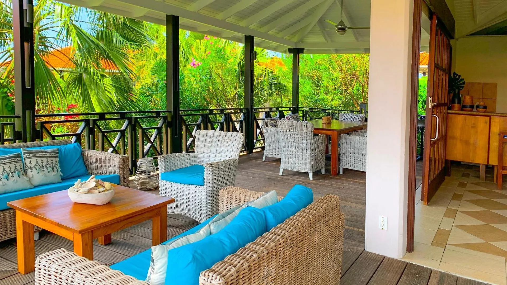 Vrijstaande Bb Beach Villa Azure Blue Bay Curacao