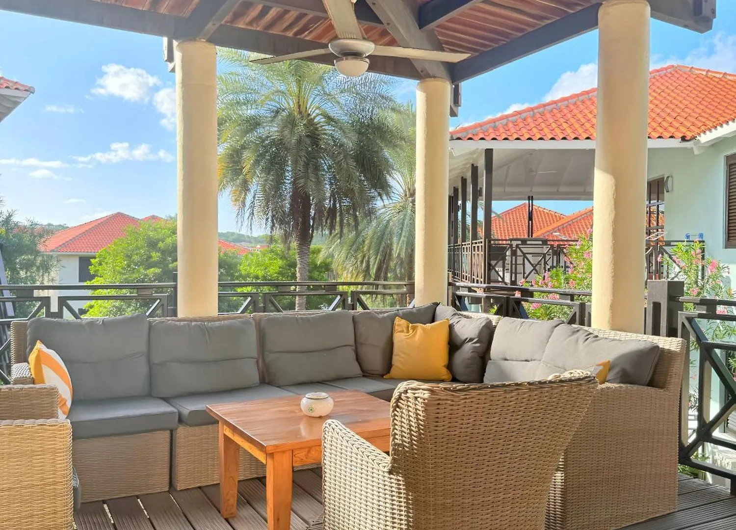 Vrijstaande Bb Beach Villa Azure Blue Bay